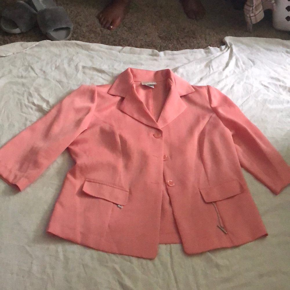 Skirt suit